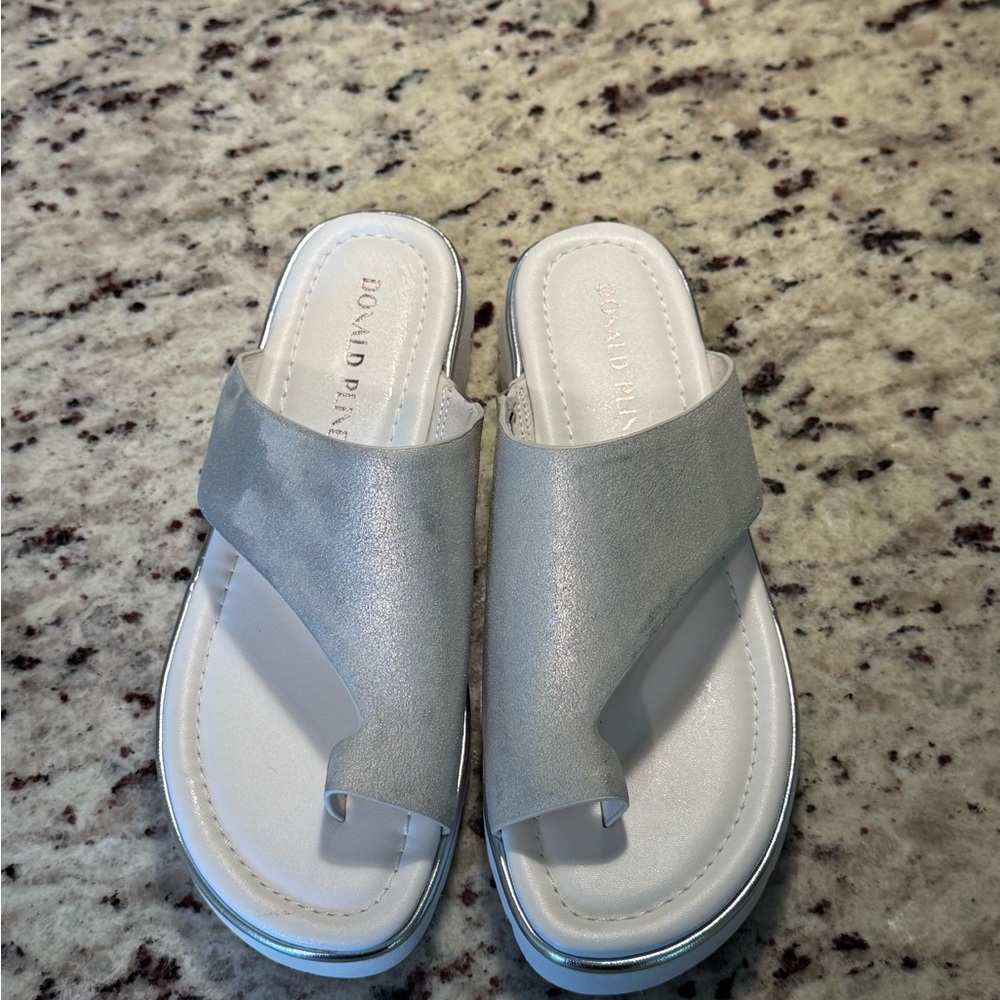 New Donald J Pliner Women's Gray Slide Sandals Size 7